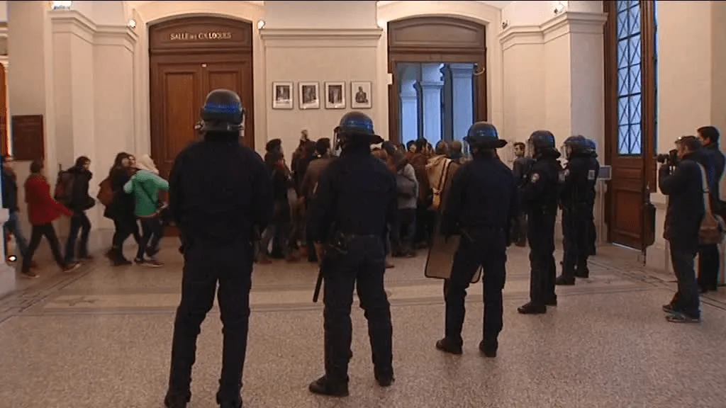 Lutte à Lyon 2 pour l’inscription des demandeurs d’asile et sans-papiers et la régularisation de tous et toutes