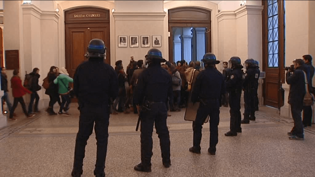 Lutte à Lyon 2 pour l’inscription des demandeurs d’asile et sans-papiers et la régularisation de tous et toutes